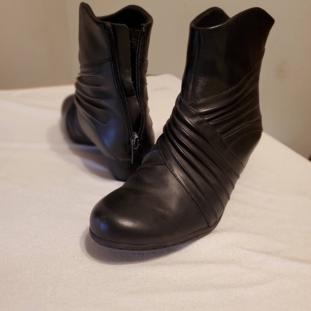 Rockport Brynn Rouched ankle boot